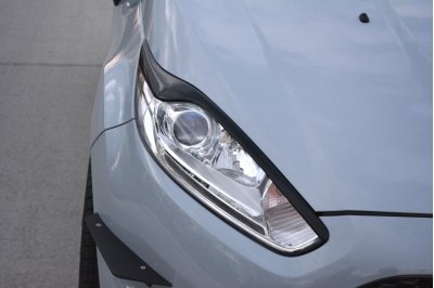 Реснички на фары на Ford Fiesta MK7